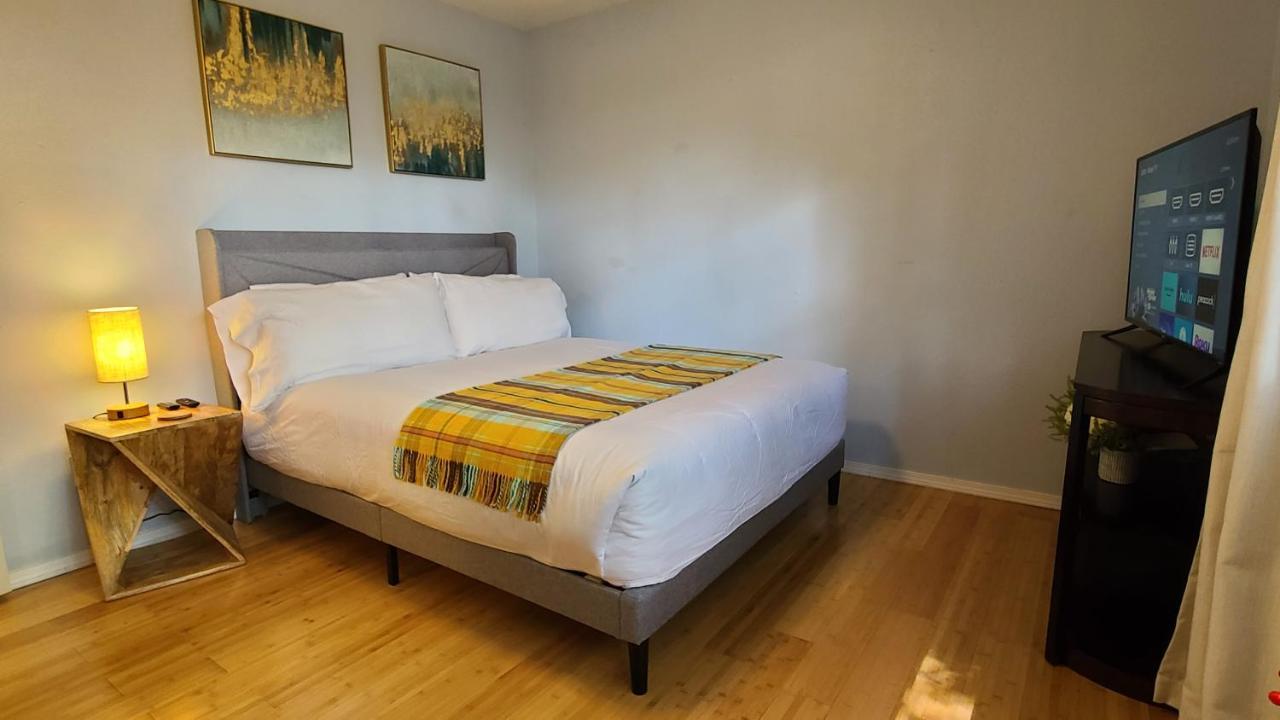 Centrally Located In Rogers And Bentonville! -Private Rooms Bagian luar foto