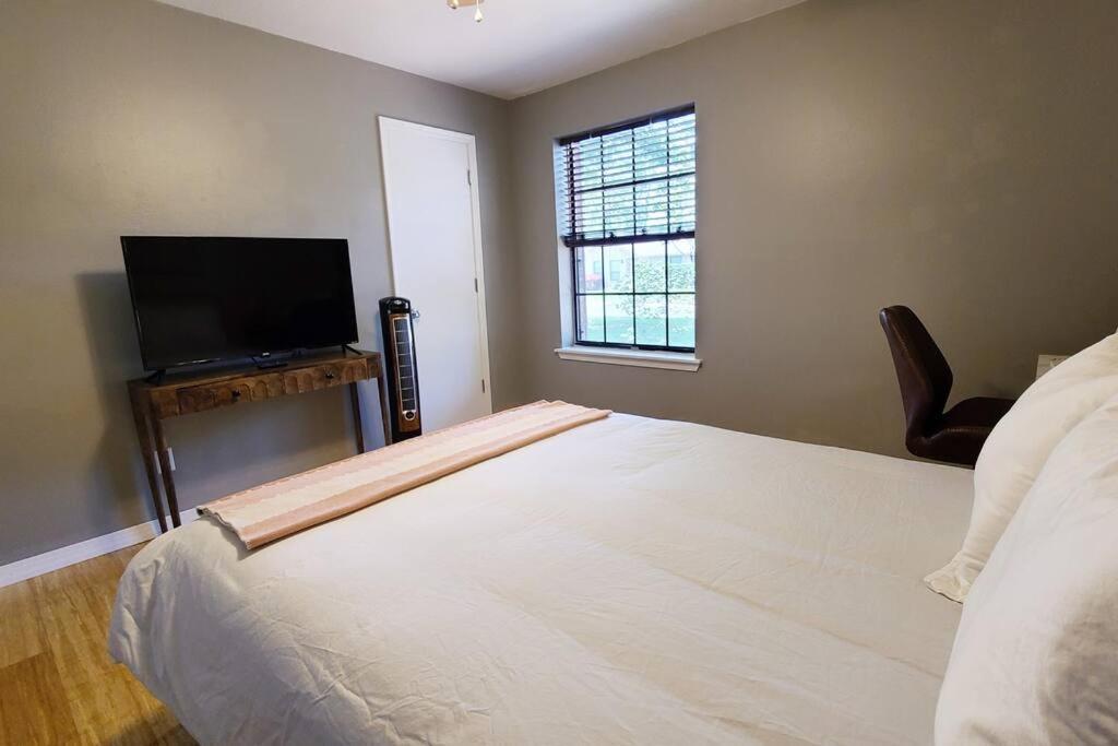 Centrally Located In Rogers And Bentonville! -Private Rooms Bagian luar foto