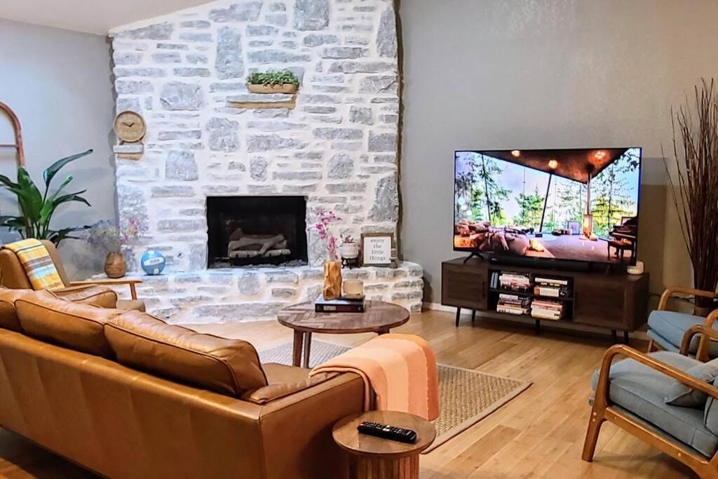 Centrally Located In Rogers And Bentonville! -Private Rooms Bagian luar foto