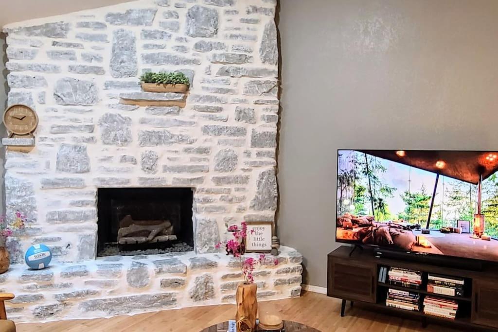 Centrally Located In Rogers And Bentonville! -Private Rooms Bagian luar foto