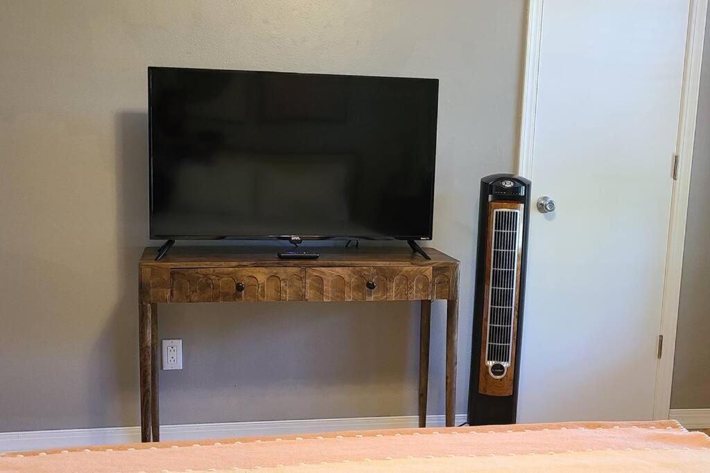 Centrally Located In Rogers And Bentonville! -Private Rooms Bagian luar foto