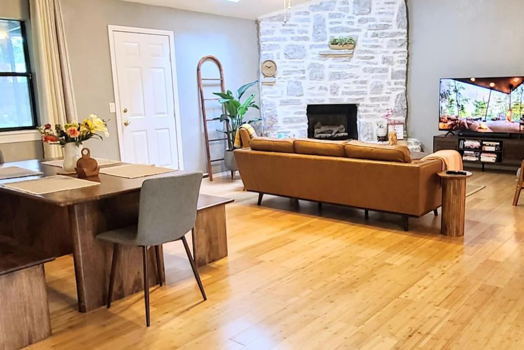 Centrally Located In Rogers And Bentonville! -Private Rooms Bagian luar foto
