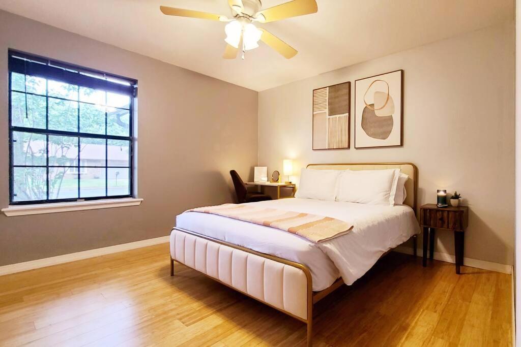 Centrally Located In Rogers And Bentonville! -Private Rooms Ruang foto