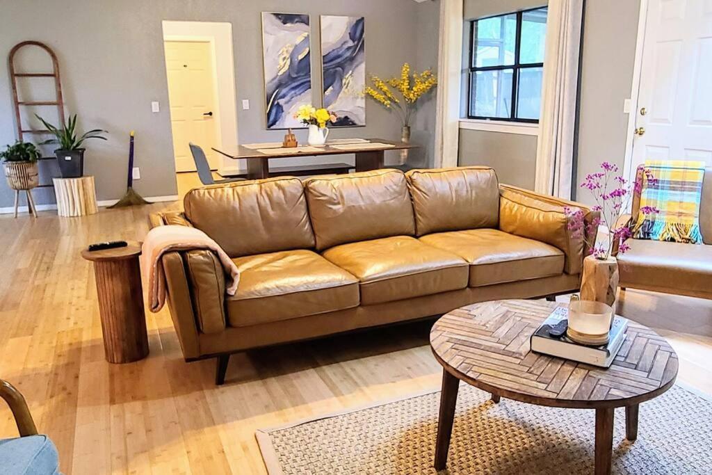 Centrally Located In Rogers And Bentonville! -Private Rooms Bagian luar foto